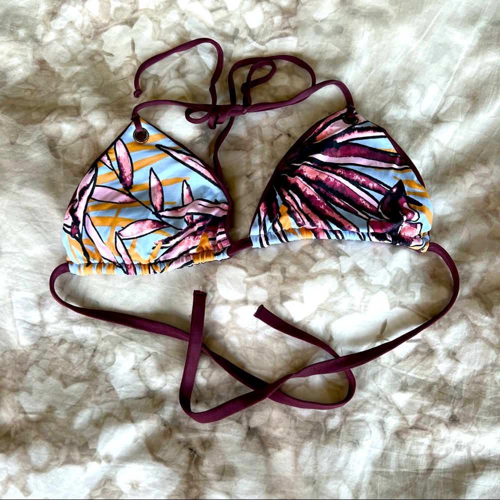 Reversible String Bikini‎ Top 👙 - Picture 2 of 5